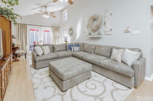 31 Portsmouth Dr, Old Bridge NJ  08857-3116 exterior