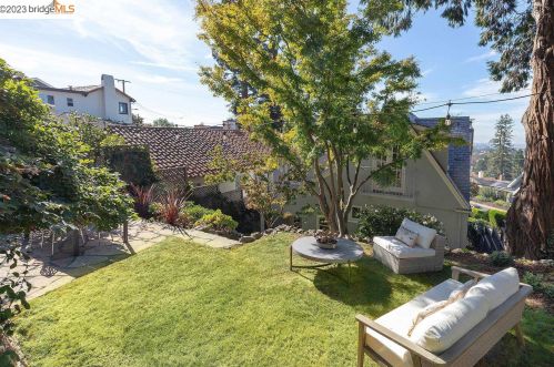 1906 Hoover Ave, Oakland CA  94602-1922 exterior