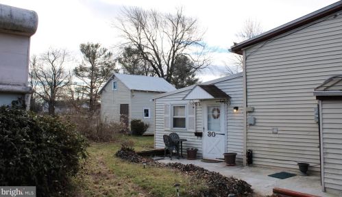 30 Merkel Rd, Gilbertsville, PA 19525-9549
