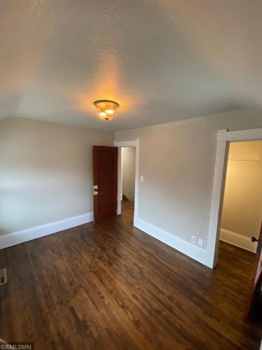 718 38th St, Minneapolis, MN 55409-1010