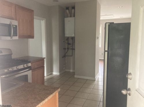387 Morrissee Ave, Paterson, NJ 07508-1311