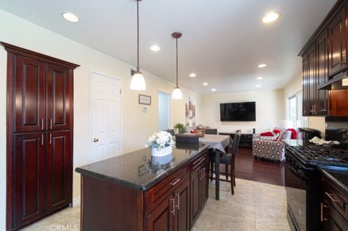 19406 Pricetown Ave, Long Beach CA  90746-2680 exterior