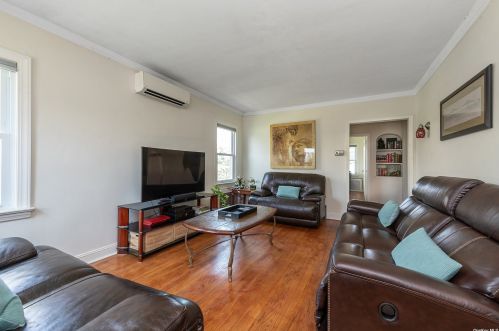 102 Haddon Rd, New Hyde Park, NY 11040-1941