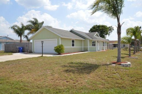 160 8th Ave, Vero Beach, FL 32962-2937