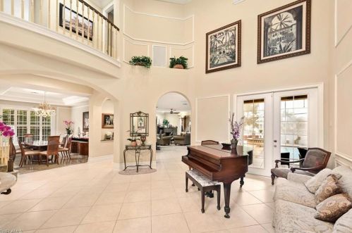 1895 Gordon River Ln, Naples, FL 34104-5299