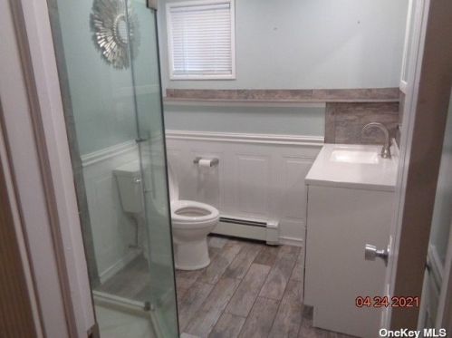 1520 Monroe Ave, West Islip, NY 11795-1917