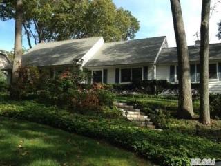 131 Grassy Pond Dr, Smithtown, NY 11787-4273