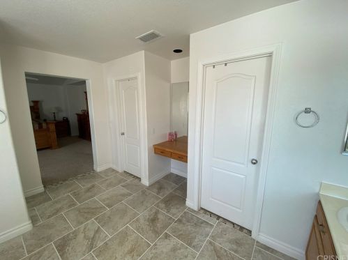 42320 Aaron Ct, Lancaster CA 93536-1266 exterior