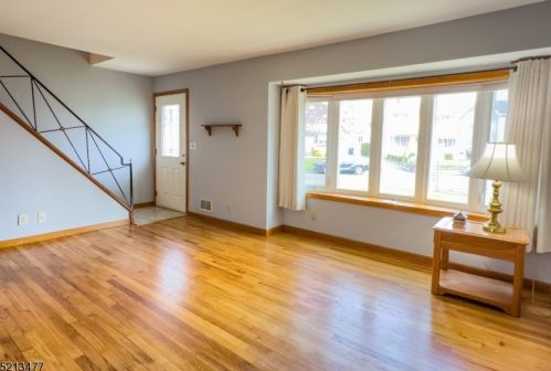 22 Fisher Pl, Clark NJ  07066-3239 exterior