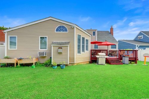 1012 Erie Ave, North Lindenhurst NY  11757-2117 exterior