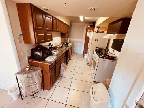 2471 Princess Carol Ct, Orlando FL  32807-8523 exterior