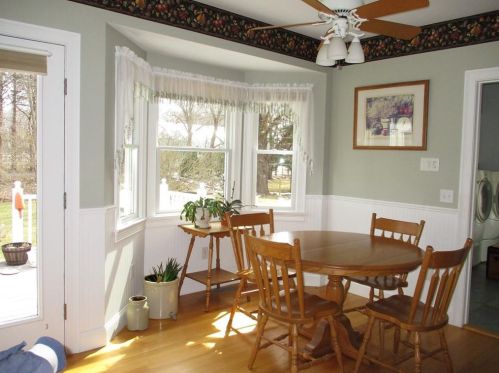 208 Ten Rod Rd, North Kingstown RI  02852-5529 exterior