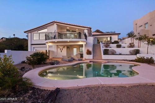 1439 Echo Ln, Phoenix AZ  85020-3831 exterior
