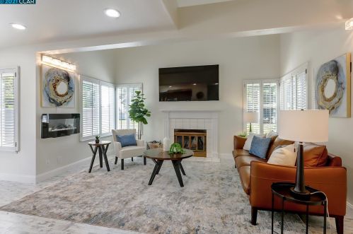 4330 Fairlands Dr, Pleasanton CA  94588-3428 exterior