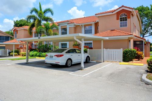 9901 Seacrest Cir, Boynton Beach, FL 33437-3830