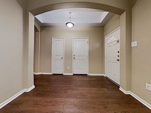 2324 Shady Tree Ln, Conroe TX  77301-3339 exterior