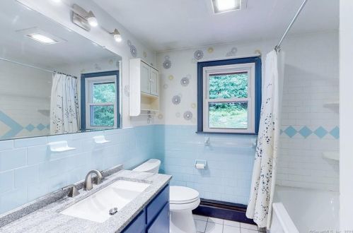 46 Sabin St, Putnam CT  06260-1842 exterior
