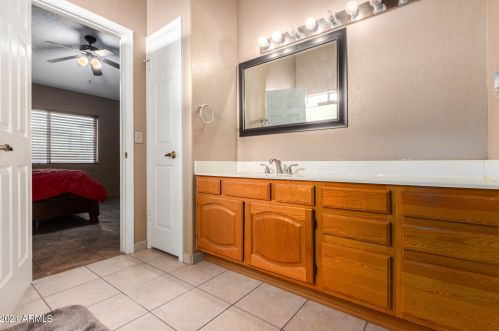 8828 Peck Dr, Glendale AZ  85301-4918 exterior