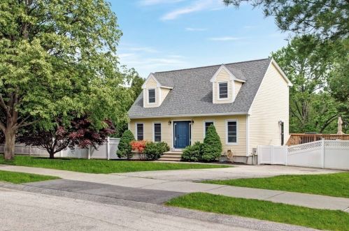 60 Cynthia Ln, Amesbury, MA 01913-1020