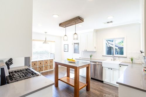 755 Junipero Ave, Long Beach CA  90804-4609 exterior