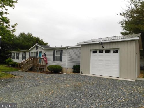35395 Dannys Dr, Laurel DE  19956-3311 exterior
