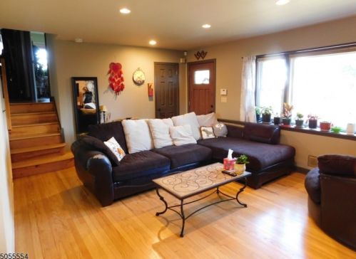 433 Lincoln Ave, Roselle Park, NJ 07204-1730