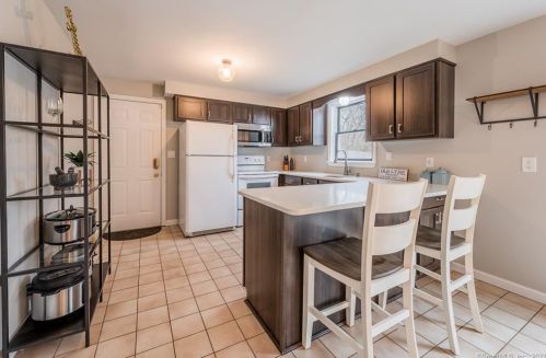 2 Katherine Rd, Lyme CT  06371-1620 exterior