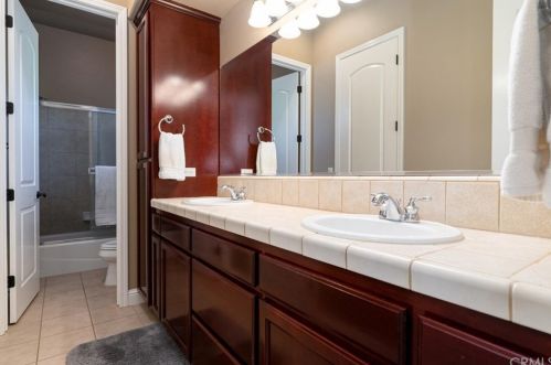 416 Southbury Ln, Chico CA  95973-8230 exterior