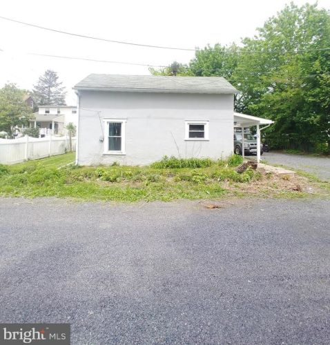 28 Race St, Pottstown, PA 19464-6722