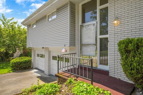119 Cool Springs Rd, Mckeesport, PA 15131-2032