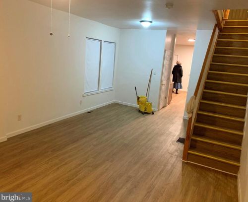 833 Walnut Ave, Trenton, NJ 08609-1619