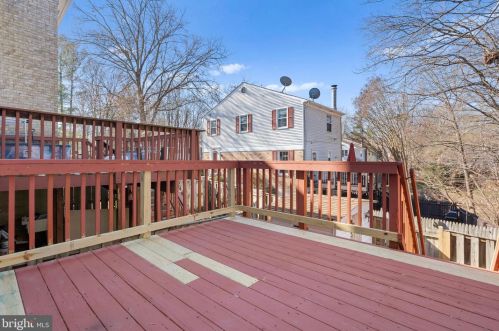 7716 Groveland Heights Ct, Springfield VA  22153-2255 exterior