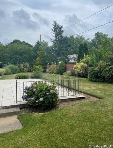 178 Wolf Hill Rd, Huntington Station NY  11747-1339 exterior