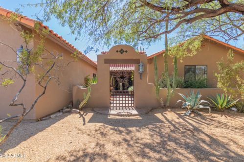 7839 Dixileta Dr, Scottsdale AZ exterior