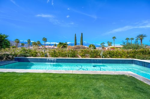 27 Toscana Way, Rancho Mirage CA  92270-1977 exterior