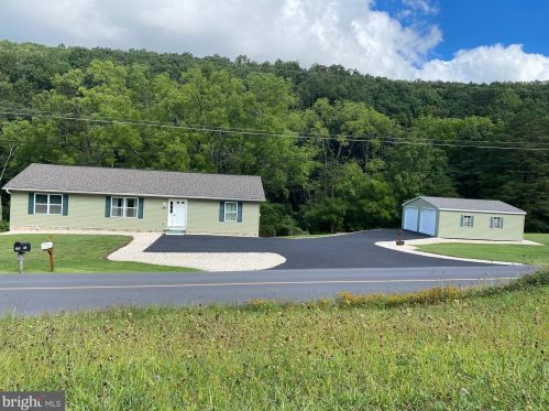 495 Fox Hollow Rd, Shermansdale, PA 17090-8413