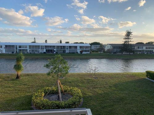 30 Chatham B, West Palm Beach, FL 33417-1805