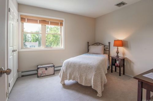 30 Scott Rd, Mahopac NY  10541-2761 exterior