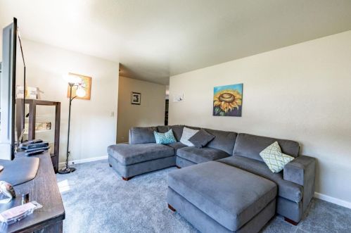 941 Suiter St, Hollister CA  95023-4631 exterior