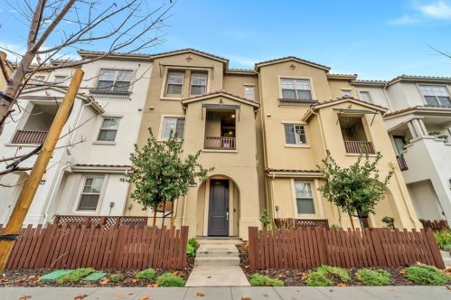 267 Fairchild Dr, Mountain View CA  94043-2086 exterior