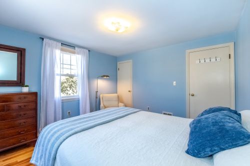 26 Elmview Cir, Dover NH 03820-4110 exterior