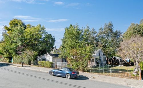 1814 Barton St, Redwood City, CA 94061-4108