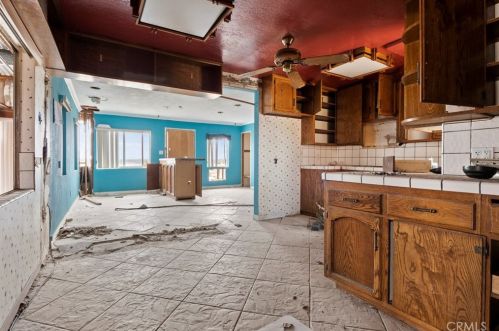 5041 Avenue, Lancaster CA  93534-7428 exterior