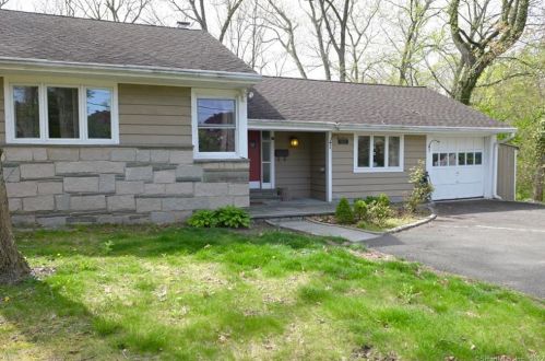 147 Hartswood Rd, Stamford, CT 06905-2211