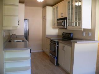 5400 Newcastle Ave, Van Nuys CA  91316-2013 exterior