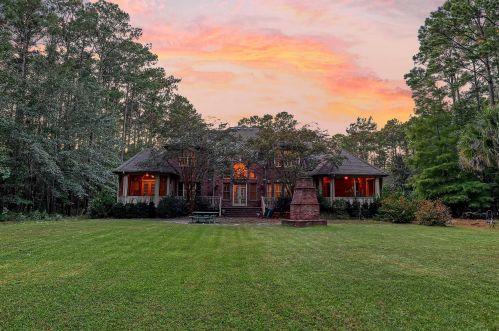 3129 Ball Ct, Mount Pleasant SC  29466-8008 exterior