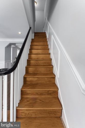 2217 Carpenter St, Philadelphia PA 19146-2517 exterior