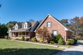 404 Southwinds Dr, Hermitage, TN 37076-3823