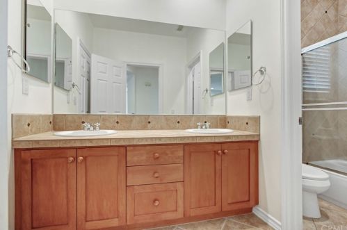 24613 Garland Dr, Santa Clarita CA  91355-4962 exterior