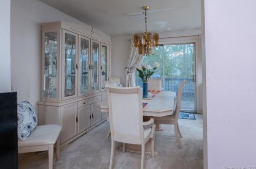 38 Pieper Dr, Wallingford CT  06492-2016 exterior